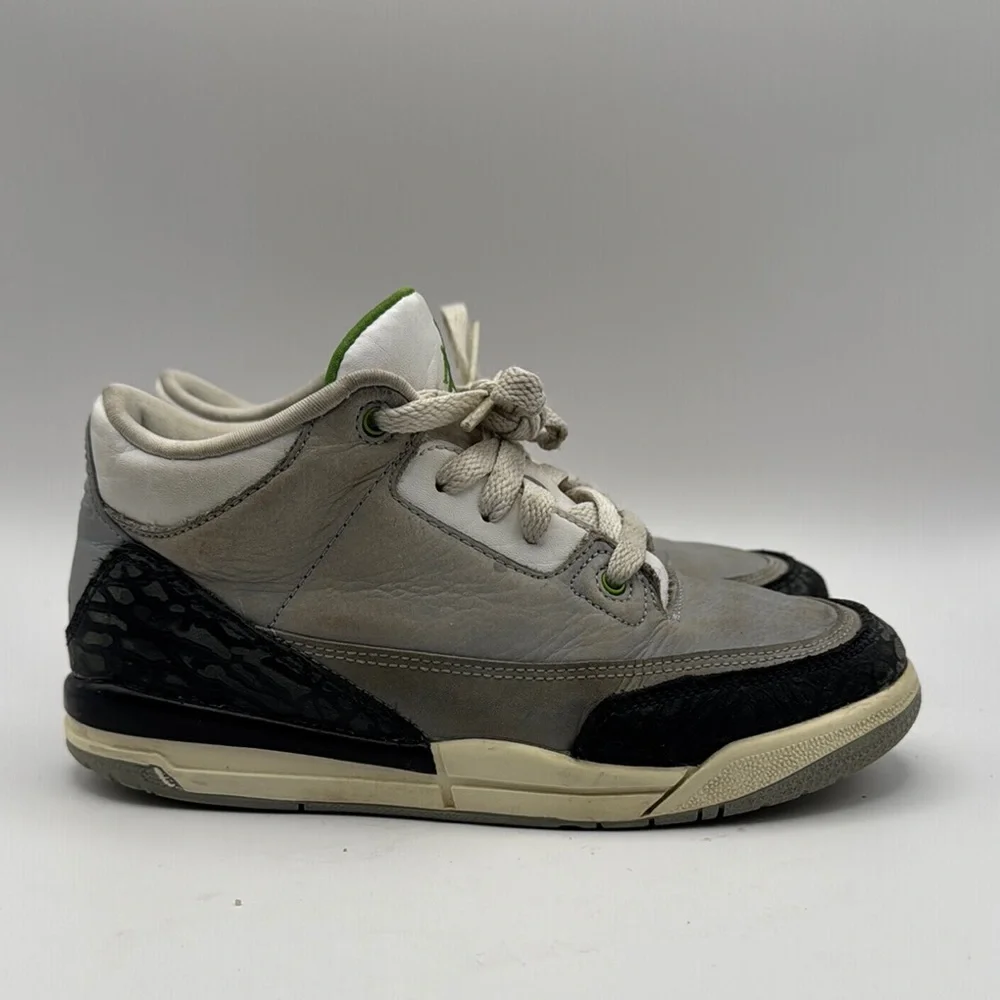 Air Jordan 3 Retro Basketball Sneakers Grey Black Green Youth Size 2Y